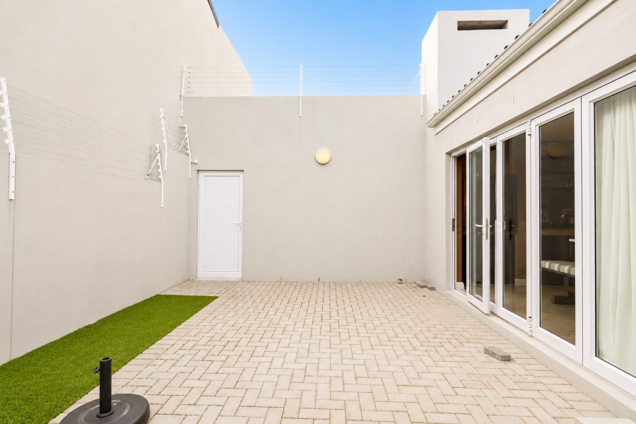 To Let 3 Bedroom Property for Rent in Sandown Western Cape
